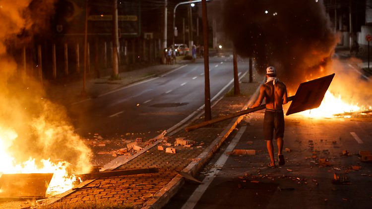 In der brasilianischen Großstadt Vitória hat ein Streik der Polizei zu einer Mord-Welle geführt.