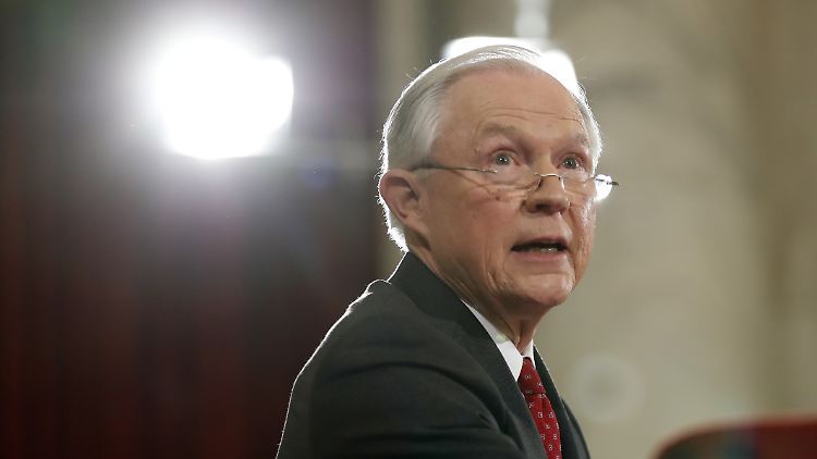 Jeff Sessions soll in den 80ern Sympathien für den Ku-Klux-Klan gehegt haben.