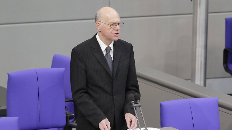 Infolge der von Bundestagspräsident Norbert Lammert vorgeschlagenen Regelung dürfte sein Unionsparteikollege Wolfgang Schäuble den nächsten Bundestag eröffnen. 