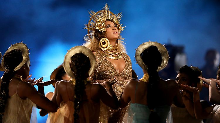 Königlich: Mit ihrer Performance von "Sandcastles" begeisterte Beyoncé auch die Konkurrenz.