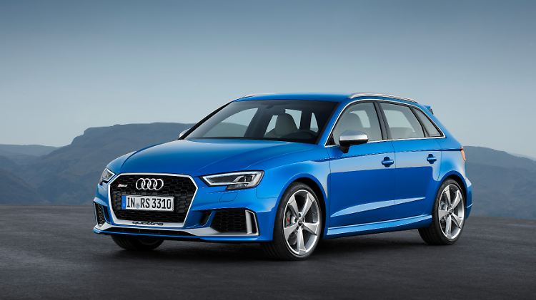 Im Vergleich zum normalen A3 wurde die Front des RS 3 deutlich modifiziert.