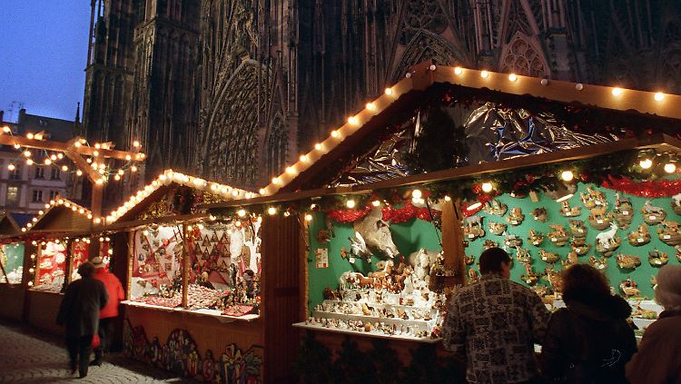Der "Christkindelsmärik" zu Füßen des Straßburger Münster ist einer der ältesten Weihnachtsmärkte in Europa.