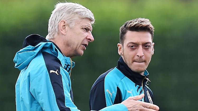 Sie konnten gut miteinander: Arsene Wenger und Mesut Özil.