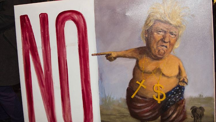 Demonstranten protestieren in London gegen Trump.