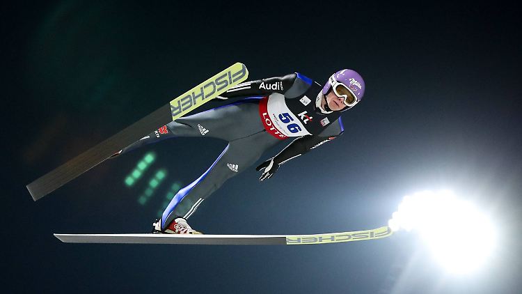 Andreas Wellinger springt in Pyeongchang nach irrer Aufholjagd noch aufs Podium.
