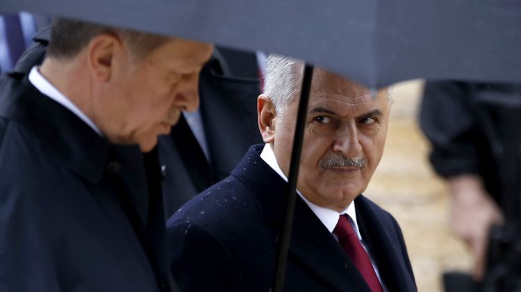 Für die geplante Verfassungsänderung: Staatspräsident Erdogan und sein Ministerpräsident Yildirim.