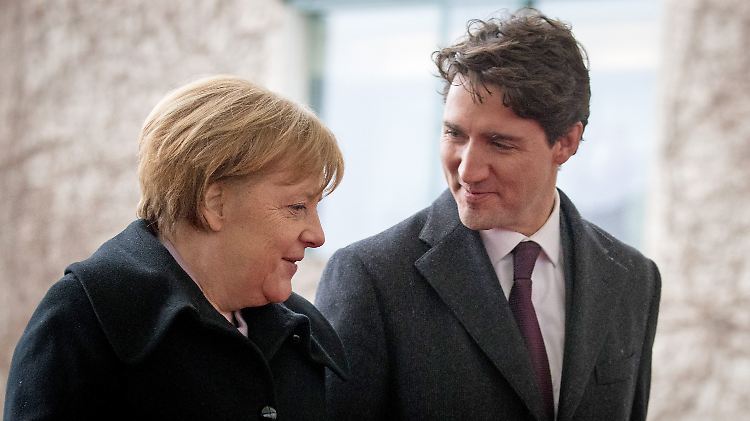 Willkommener Besuch aus Nordamerika: Merkel empfängt Trudeau vor dem Kanzleramt.
