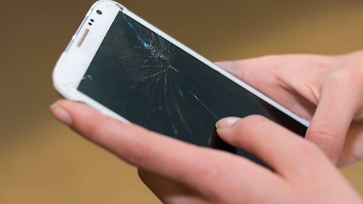 Wenn der Smartphone-Touchscreen nicht mehr reagiert, kommt man nur noch schwer an die gespeicherten Daten.