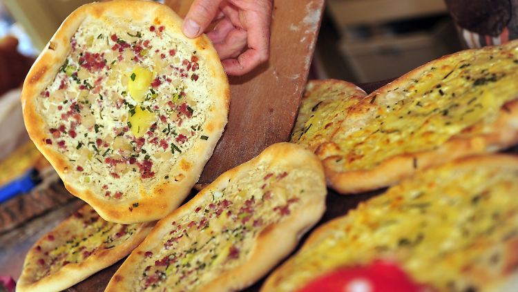 Blooz? Wähe oder Bätscher?Dünnet oder ganz einfach Flammkuchen? Egal, schmeckt einfach lecker!