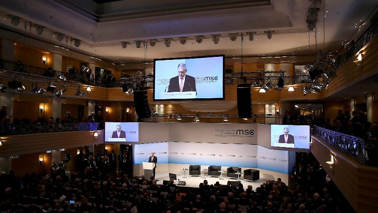 US-Verteidigungsminister Jim Mattis redet auf der Sicherheitskonferenz.