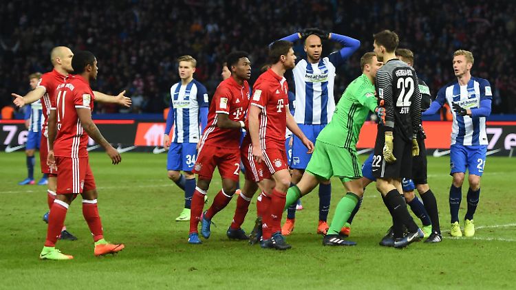 Das Tor in der Nachspielzeit sorgte für heftige Diskussionen - auch auf dem Platz.