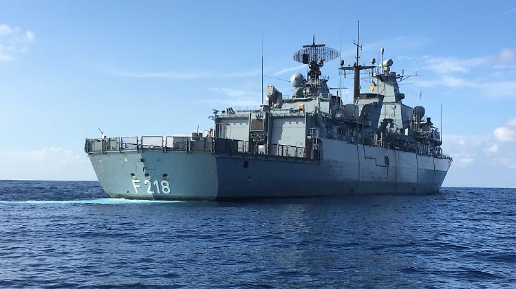 Die Fregatte "Mecklenburg-Vorpommern" soll kriminelle Schleusernetzwerke vor Libyens Küste bekämpfen.