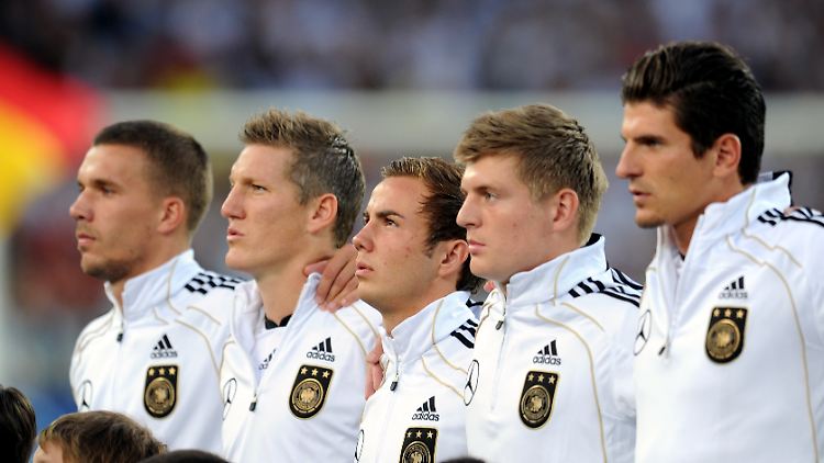 Lukas Podolski war im Nationalkader jahrelang gesetzt, auch wenn es in seinen Vereinen gerade kriselte.