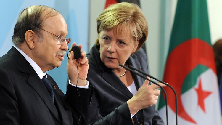 Angela Merkel und Abdelaziz Bouteflika 2010 im Bundeskanzleramt.