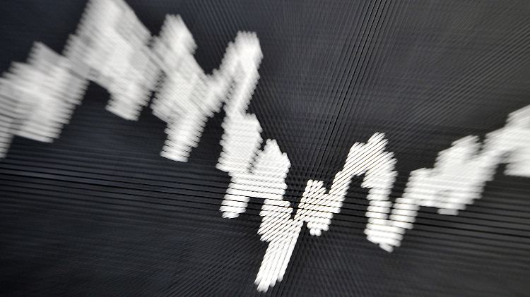 Unter Aktien, die weit von ihrem Höchstständen entfernt sind, finden sich manchmal Schnäppchen mit Kurspotenzial.