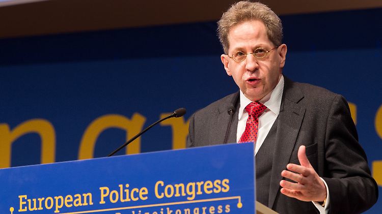 Verfassungsschutz-Präsident Hans-Georg Maaßen warnt vor der anhaltenden Terrorgefahr in Deutschland.