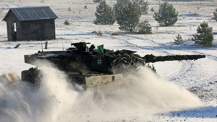 Mehr Panzer oder mehr Sozialleistungen? CDU und SPD ringen.
