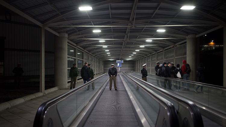 Am Mittwochabend wurden 18 Afghanen von München aus in ihre Heimat abgeschoben.