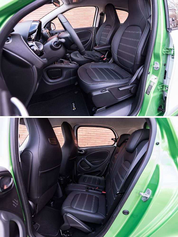 Auf den hinteren Plätzen des Smart forfour finden zwei Erwachsene Platz. Allerdings sind die Sitzauflagen sehr tief und kurz.