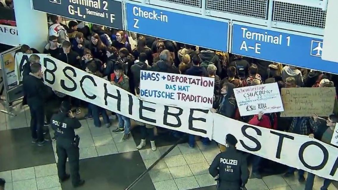 ProtestgegenAbschiebung.JPG