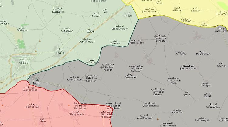 Die Karte zeigt den ungefähren Frontverlauf rund um Al-Bab. Grüne Flächen zeigen Gebiete der Operation Schutzschild Euphrat, rote die der Assad-Truppen, graue Gebiete die des IS und gelbe die der kurdischen Truppen.