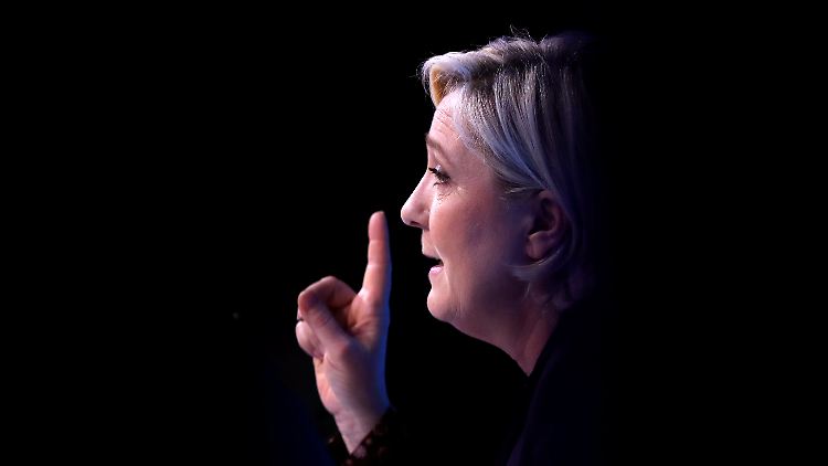Marine Le Pen schwelgt trotz der Betrugsvorwürfe gegen sie im Umfragehoch.  