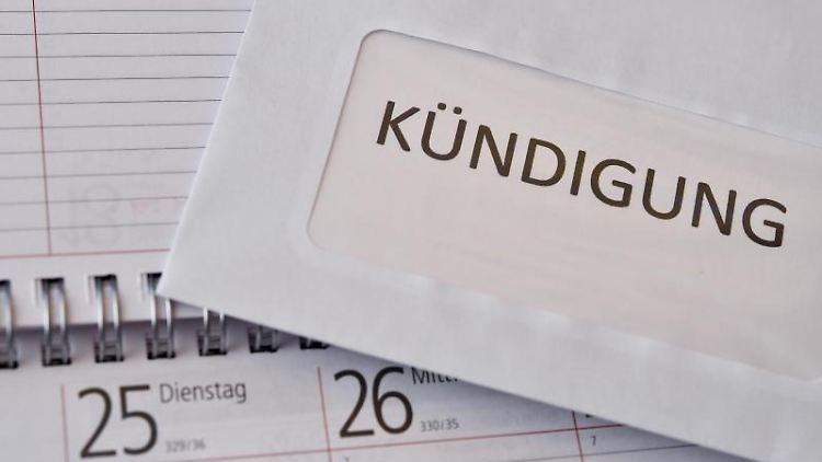 Wird der Arbeitsvertrag gekündigt können Arbeitnehmer versuchen dagegen zu klagen. 