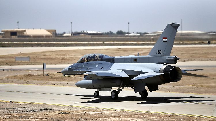 F-16 der irakischen Luftwaffe am Stützpunkt Baladin im Nordirak.