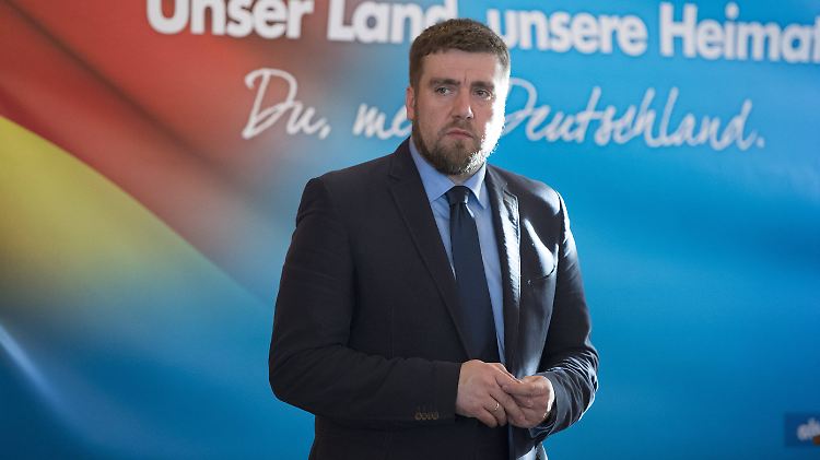 War deutsches oder etwa ausländisches Pipi im Essen, fragt sich AfD-Politiker Uwe Wurlitzer.