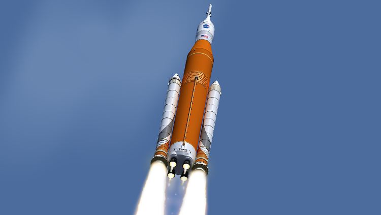 Ursprünglich sollte der erste bemannte Flug mit "Orion"-Kapsel und Trägerrakete (hier eine Animation) erst 2021 stattfinden.