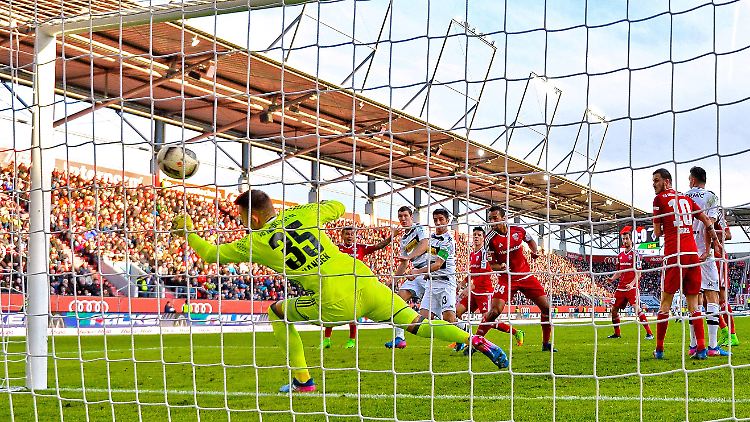 Der Fall Stindl in der Kurzfassung: Brust, Hand, Tor - und viele hitzige Diskussionen.