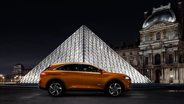 Auf dem Genfer Autosalon zeigt DS erstmalig den DS7 Crossback. 