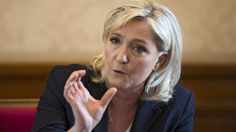 Die parlamentarische Immunität hat Le Pen bisher vor der Strafverfolgung geschützt. 