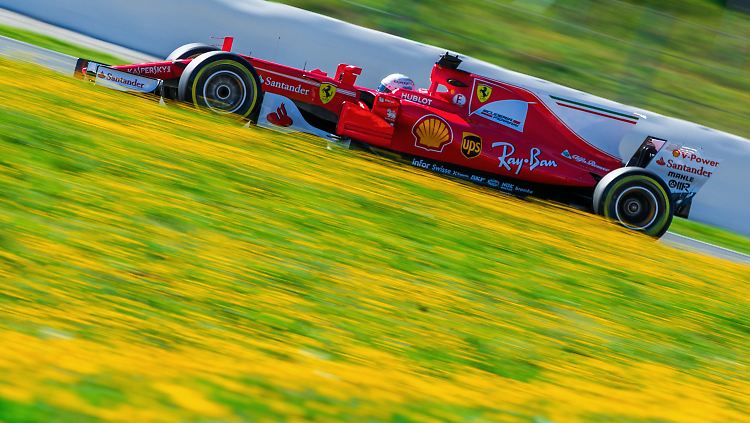 Sebastian Vettel legte im Ferrari die zweitbeste Zeit auf den Asphalt in Barcelona.