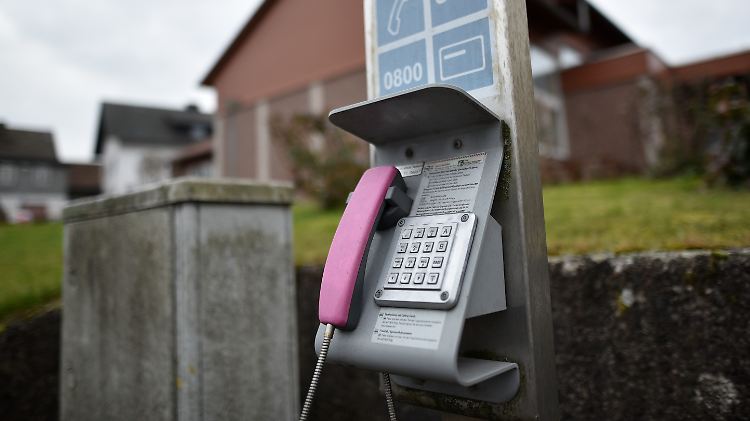 Laut Telekom-Konditionen fallen bei Kreditkarten-Nutzung pauschal ein Euro pro Verbindung sowie im deutschen Festnetz 50 Cent in der ersten Minute an.