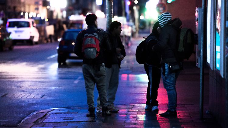 Einigen von Ihnen bleibt nichts anderes übrig, als auf der Straße zu schlafen.