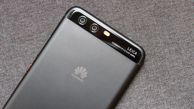 Das Huawei P10 hat einen Metallrücken und eine Leica-Dual-Kamera. 