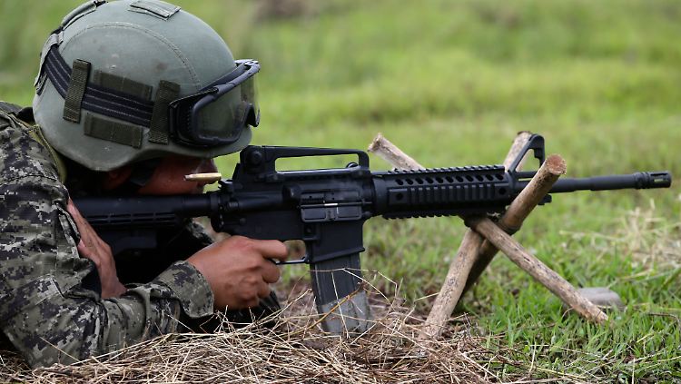 Die philippinische Armee tragen immer wieder Gefechte mit der Terrorgruppe Abu Sayyaf aus.