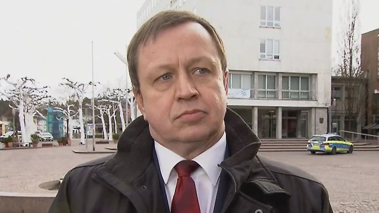 Der Bürgermeister von Gaggenau, Michael Pfeiffer, im Gespräch mit n-tv.
