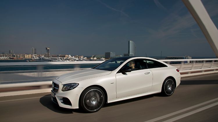 Das Mercedes E-Klasse Coupé sieht nicht nur schnittig aus, sondern ist mit der richtigen Motorisierung auch ein echter Spaßmacher.