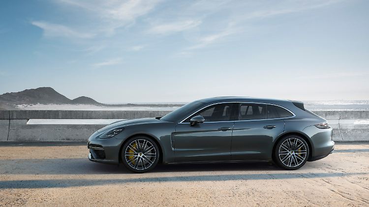 In Länge und Höhe gleicht der Porsche Panamera Sport Turismo dem normalen Bruder.