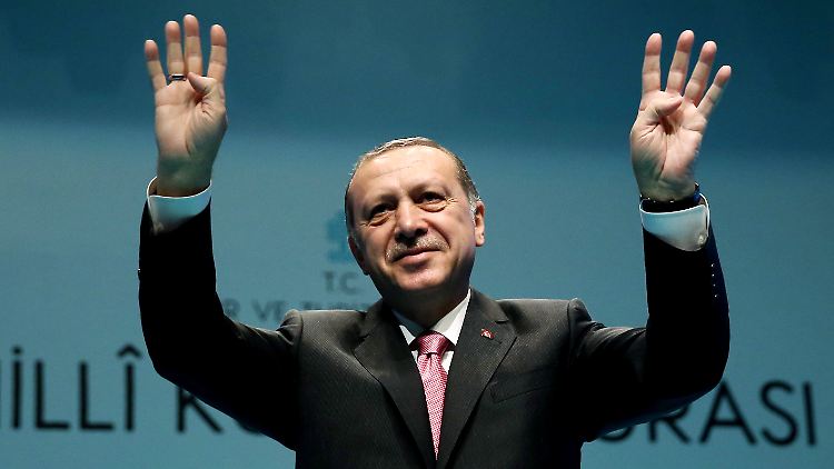 Der türkische Präsident Erdogan hält sich mit markigen Worten nicht zurück.