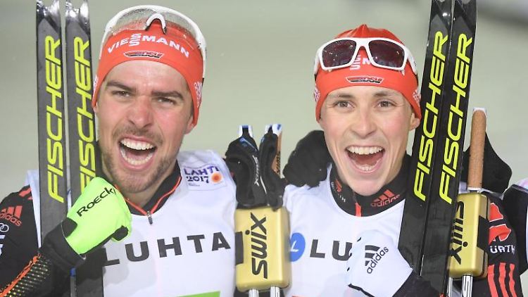 Eric Frenzel (rechts) und Johannes Rydzek sind direkte Konkurrenten im Kampf um den Gesamtweltcup.
