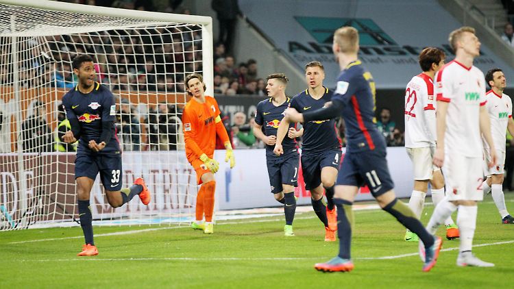 Zwei Treffer der Leipziger reichen gegen Augsburg nicht zum Sieg.