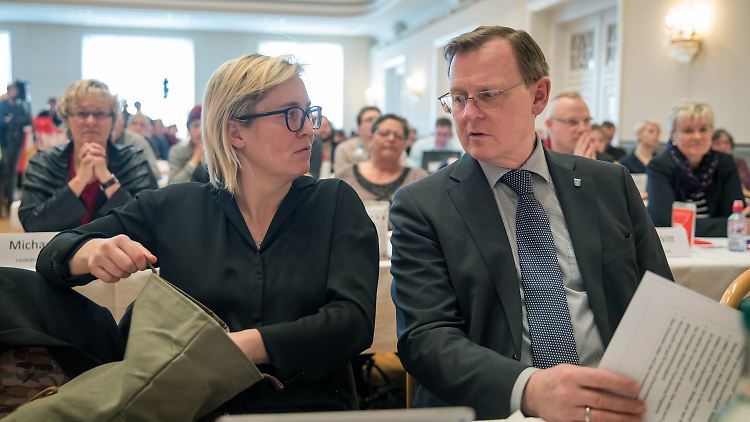 "Das haben wir nicht nötig": Die Thüringer Landesvorsitzende der Linken, Susanne Hennig-Wellsow, und Thüringens Ministerpräsident Bodo Ramelow (v.l.).