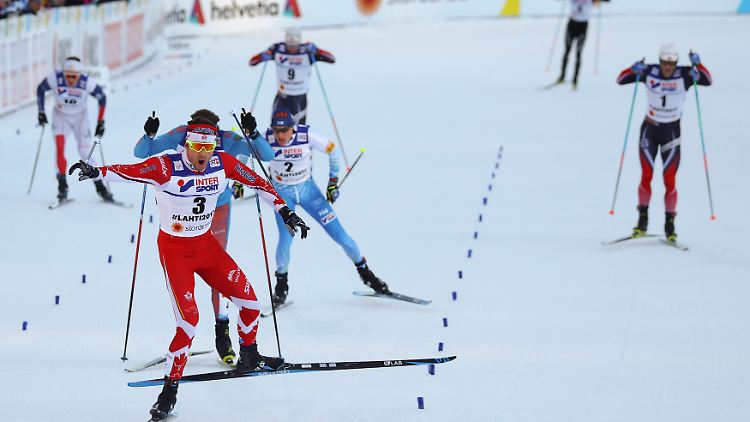 Der Kanadier Alex Harvey gewinnt die 50 Kilometer.