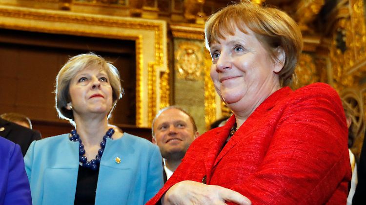 Theresa May setzt das Brexit-Votum um, die EU, allen voran Kanzlerin Angela Merkel, stürzt das in eine Sinnkrise.
