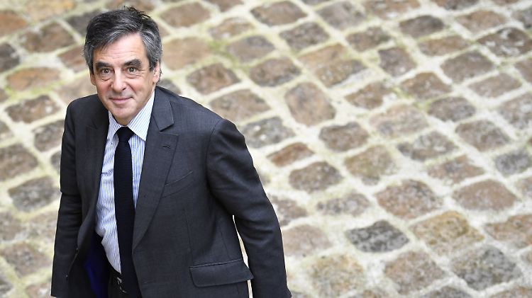 François Fillon hat Grund zur Freude: Nach einer Krisensitzung stärkt ihm seine Partei den Rücken.
