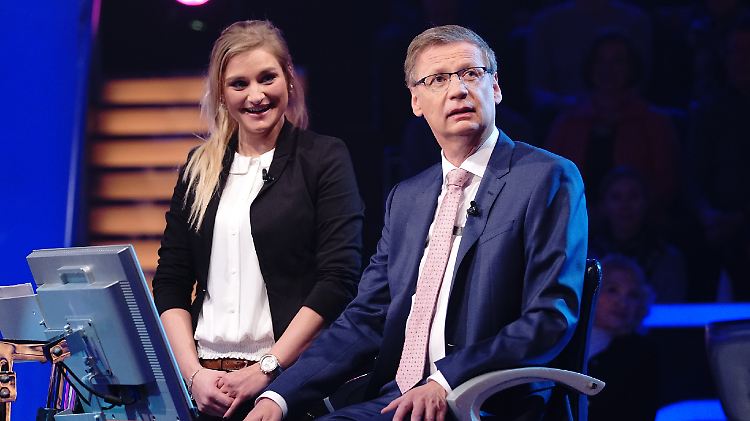 Beschäftigt sich nicht allzu intensiv mit amerikanischer Politik: Nadine Striiedinger (r.)