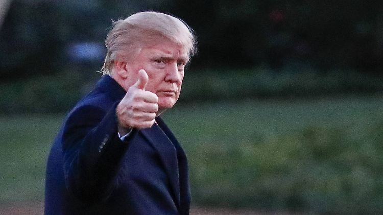 Donald Trump braucht die Stimmen der radikalen Republikaner - aber auch die Zustimmung vieler krankenversicherter Amerikaner.